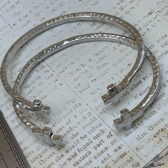 Set Bundle 2 Southwestern Silver Hammered Cross Cuff Bangle Bracelets - Picture 13 of 14